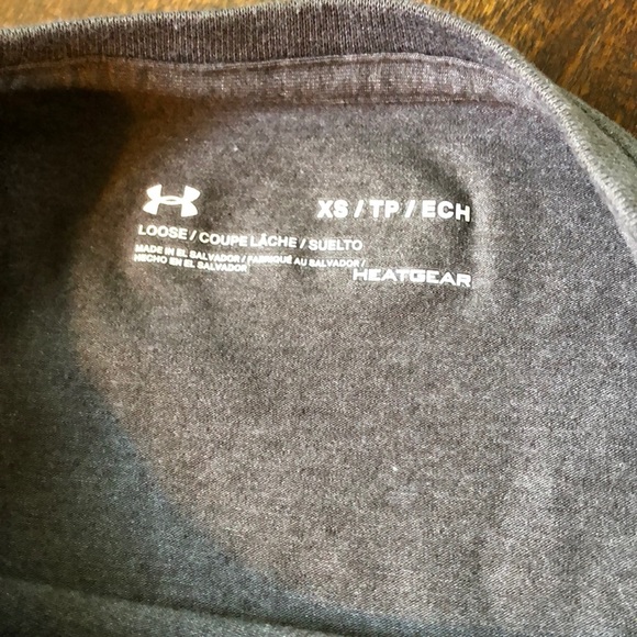 Ladies Under Armour graphic tee - Picture 3 of 3